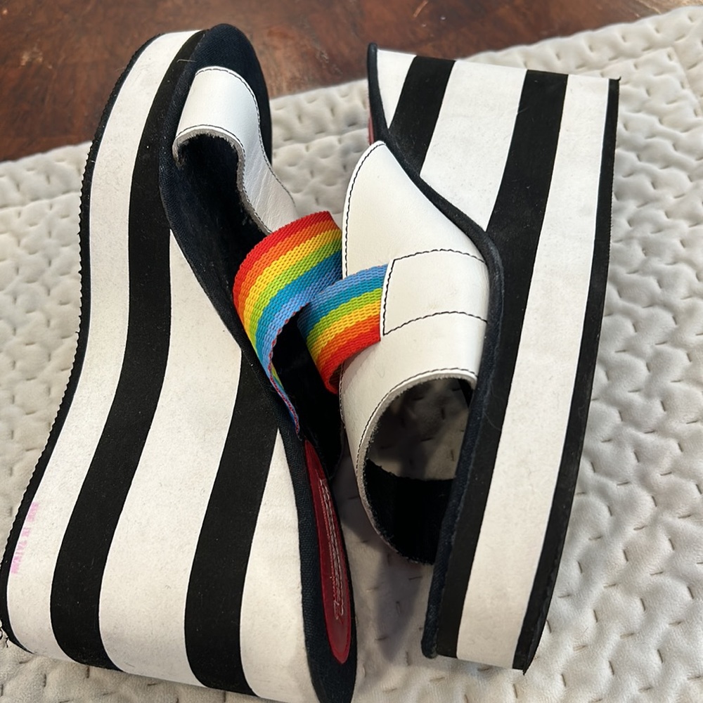 Vintage Miss Sixty Black & White Wedge Sandals- sz M (7-8) - Picture 6 of 11